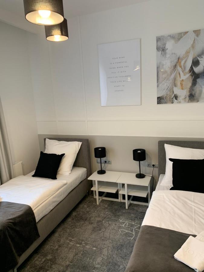 Hotel Coliber Klobuck Bagian luar foto